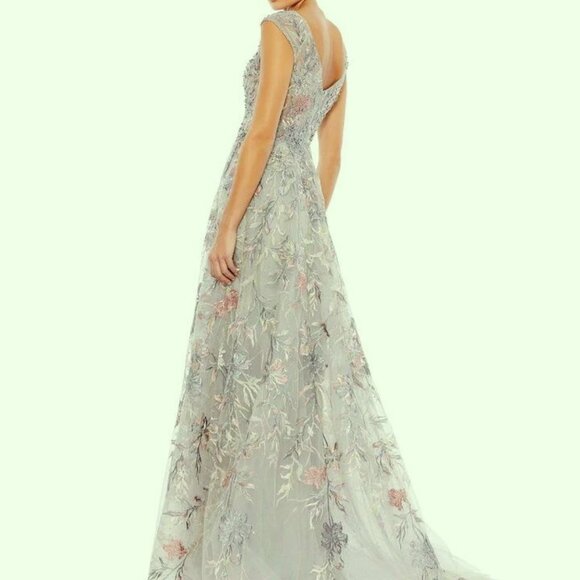 Mac Duggal Platinum Gray Silver Multi Floral Embroidered Tulle Ballgown - Picture 2 of 4